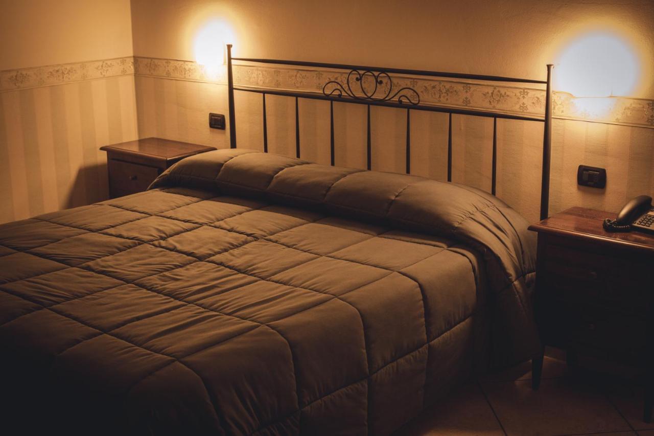 Hotel Camino Vecchio Fossato di Vico Екстериор снимка